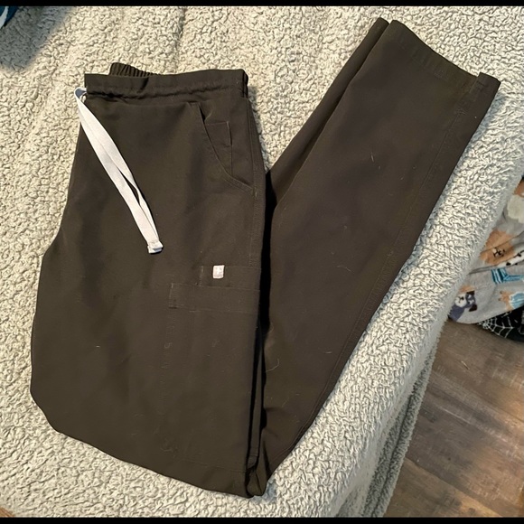 Figs Pants - Figs Scrubs Black Yola Skinny Scrub Pants